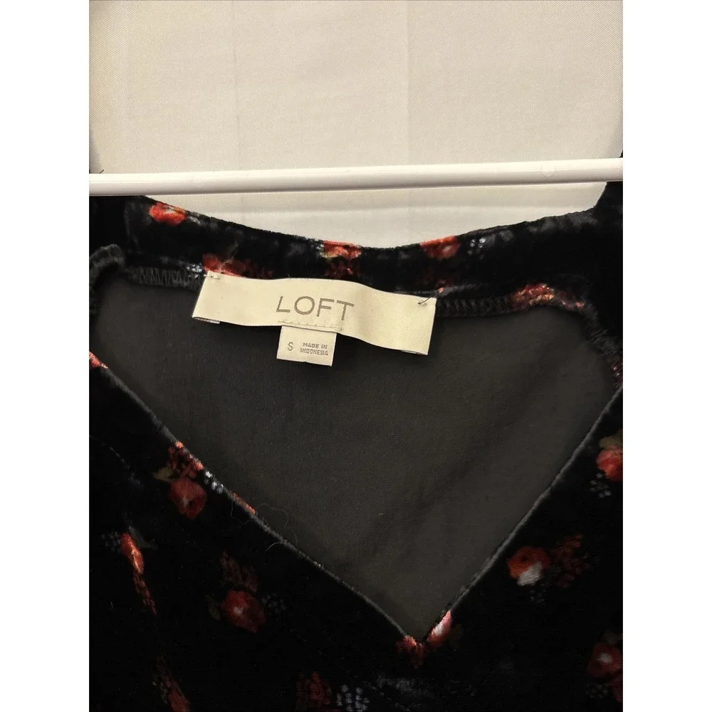 Loft Velvet Top Womens S Floral Whimsigoth‎ Dark Cottagecore Puff Sleeve Goth